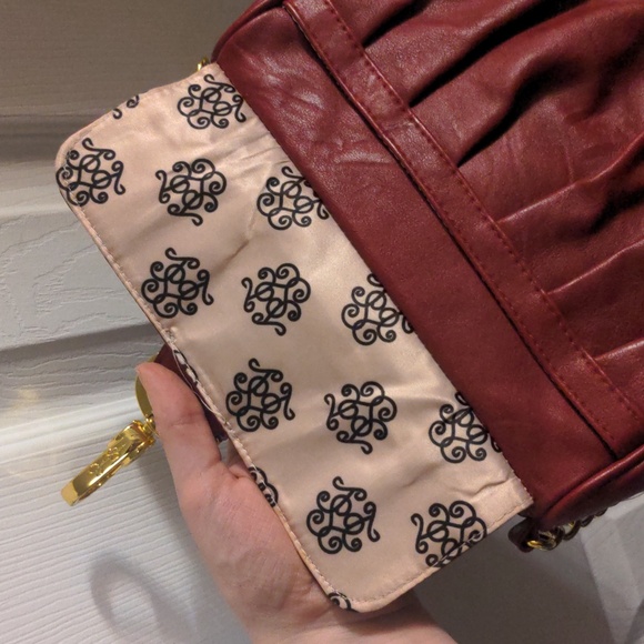 Red Purse - Picture 2 of 3